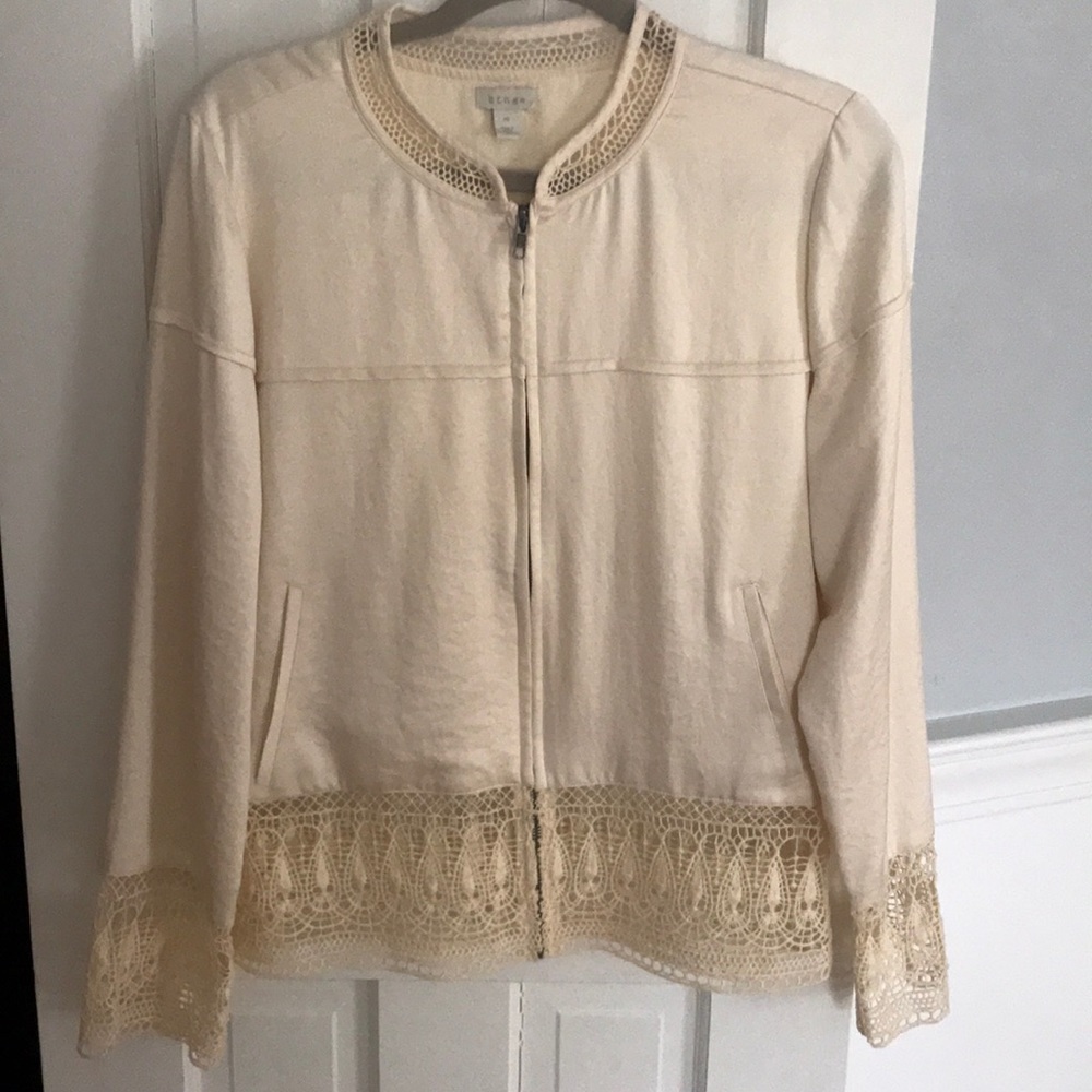 Hinge light weight zip up